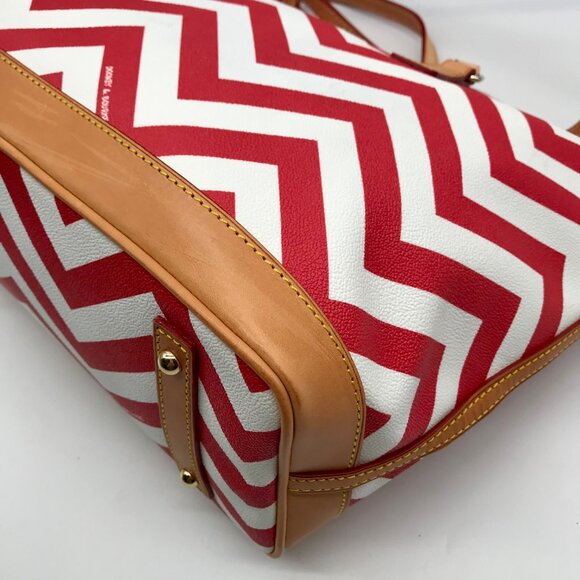 Dooney & Bourke Red Pebbled Grain Leather Striped Chevron Tote Bag With Wallet - Picture 6 of 10
